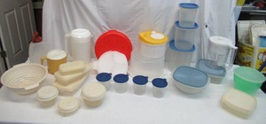 Large lot of Plastic Storage Containers with lids some Rubbermaid