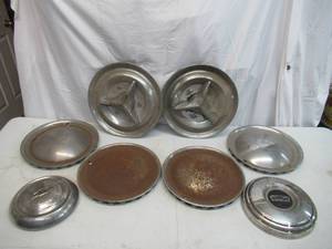 Lot of various Vintage HUB CAPS