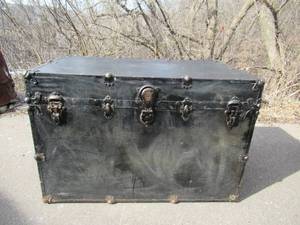 Vintage Steamer Trunk