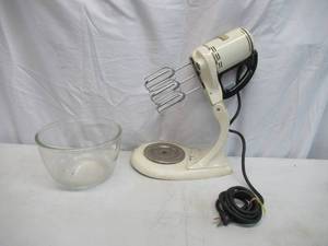 Vintage 1940s General Electric 3 Beater Stand Mixer Collectible