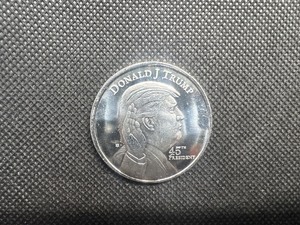 lot 43 image: BU One Ounce .999 Silver Donald J. Trump 45th President Round