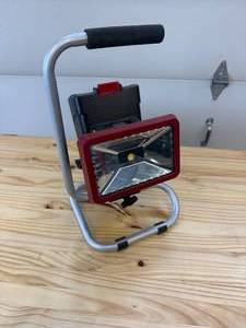 lot 8 image: New Oregon 40 Volt Work Light