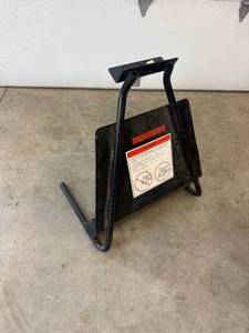 lot 9 image: Polaris Snowmobile Stand