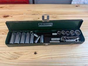 lot 19 image: S K Tools Socket Set
