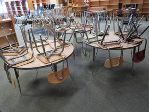 lot 39 image: THREE 4 FT ROUND TABLES WITH 15 CHAIRS