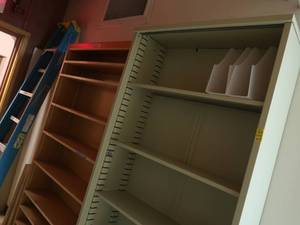 lot 53 image: 3 BOOKSHELVES AND 1 CABINET