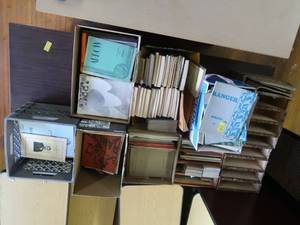 lot 94 image: BUNCH OF RANDOM OLD SCHOOL BOOKS