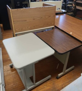lot 105 image: 4 DESKS