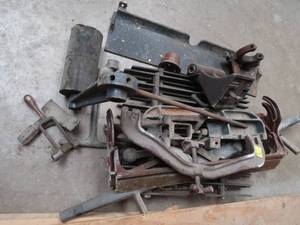 lot 108 image: BUNCH OF MISC. METAL BRACKETS AND PARTS
