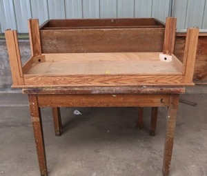 lot 118 image: VINTAGE WOODEN TABLES  SHELF