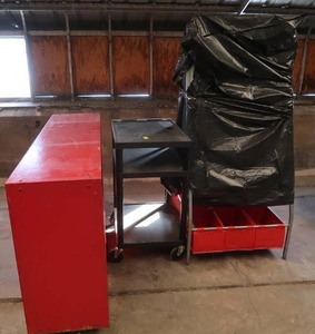 lot 122 image: WHITE BOARD, ROLLING CART AND A RED SHELF