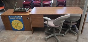 lot 133 image: 2 DESKS, 2 COMPUTER CHAIRS, A PAPER CUTTER