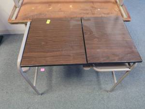 lot 173 image: 2 TABLES WITH ADJUSTABLE HIEGHT LEGS, AND A DESK