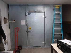 lot 221 image: HUGE WALK IN FREEZER