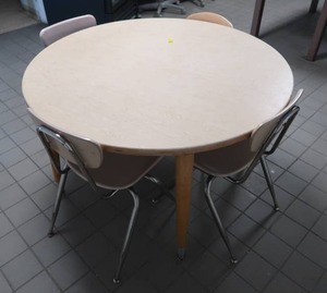 lot 238 image: 4 ROUND WOODEN TABLE WITH 4 METAL CHAIRS