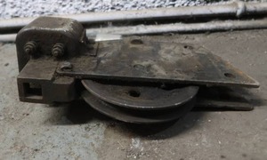 lot 251 image: ANTIQUE PULLEY