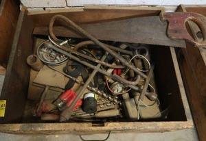 lot 265 image: ANTIQUE WOODEN DRAWER WITH TOOLS