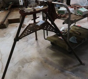 lot 276 image: RIGID TRISTAND PORTABLE CHAIN VICE