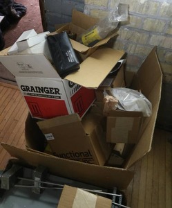 lot 284 image: 3 BOXES FILLED WITH ELECTRICAL STUFF