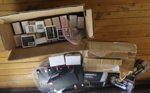 lot 294 image: WHOLE BUNCH OF VARIOUS SIZED BATTERIES