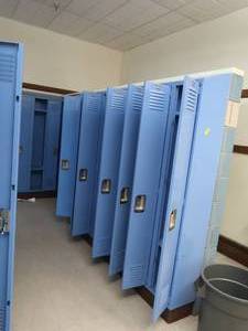 lot 329 image: 8 LOCKERS