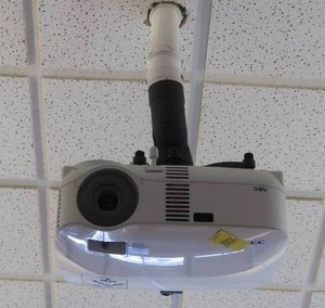 lot 337 image: NEC PROJECTOR