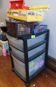 lot 348 image: ASSORTMENT OF SCHOOL SUPPLIES