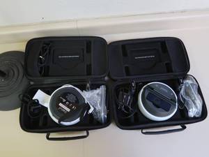 lot 373 image: SWIVL CAMERAS AND A COUPLE SPEAKERS