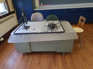 lot 397 image: COMPUTER DESK, DELL MONITOR, 2 OFFICE CHAIRS