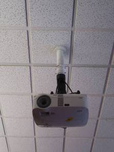 lot 422 image: NEC PROJECTOR