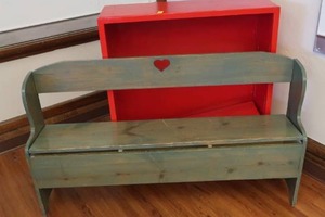 lot 446 image: RED SHELF AND GREEN STORAGE BENCH