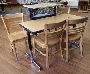 lot 453 image: 2 DESKS, 5 CHAIRS