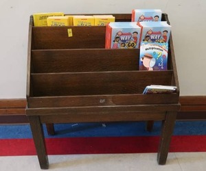 lot 460 image: BOOK SHELF WITH BOOKS
