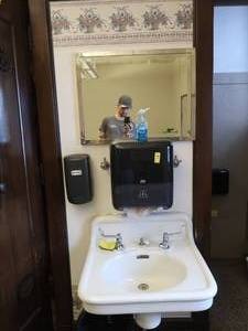 lot 487 image: SINK, MIRROR, PAPER TOWEL DISPENSER, SOAP DISPENSER, TOILET