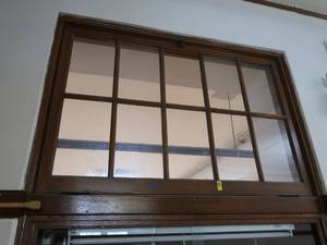 lot 496 image: ANTIQUE GLASS PANE WINDOW