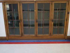 lot 498 image: ANTIQUEGLASS DISPLAY DOORS WITH TROPHY DISPLAY SHELVES