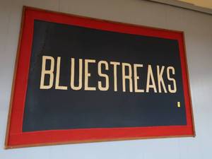 lot 511 image: ANTIQUE BLUESTREAKS FLAG