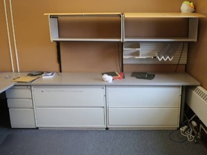 lot 514 image: HUGE OFFICE DESK