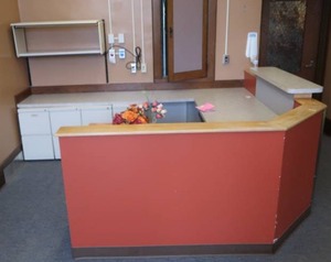 lot 518 image: U-SHAPED OFFICE DESK, FILING CABINETS