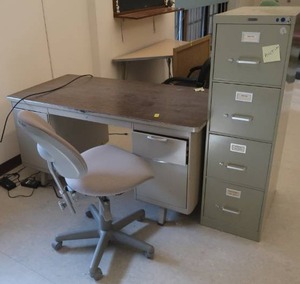 lot 560 image: HEAVY DUTY COMPUTER DESK WITH FILING CABINET AND COMPUTER CHAIR