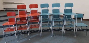 lot 562 image: 10 METAL BLUE CHAIRS, 7 RED METAL CHAIRS