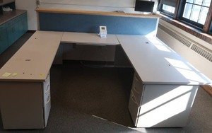 lot 577 image: U SHAPED OFFICE DESK
