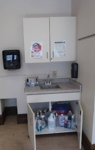 lot 586 image: CABINETS, COUNTERTOP WITH SINK