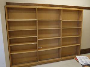 lot 588 image: LG  WOODEN SHELF