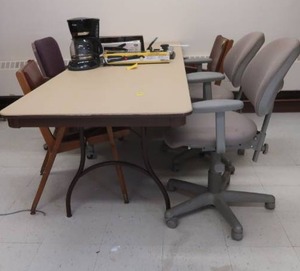 lot 592 image: 8 POLY MOLD TABLE, 2 COMPUTER CHAIRS AND 2 ODD CHAIRS