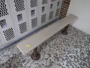 lot 611 image: 3 LOCKER BENCHES