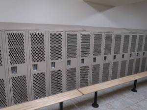 lot 617 image: LOCKER ROOM LOCKERS