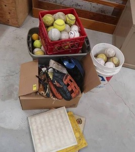 lot 628 image: SOFTBALL  FAST PITCH LOT