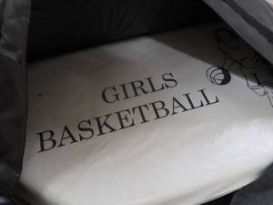 lot 634 image: GIRLS BASKETBALL FOAM WALL PADS