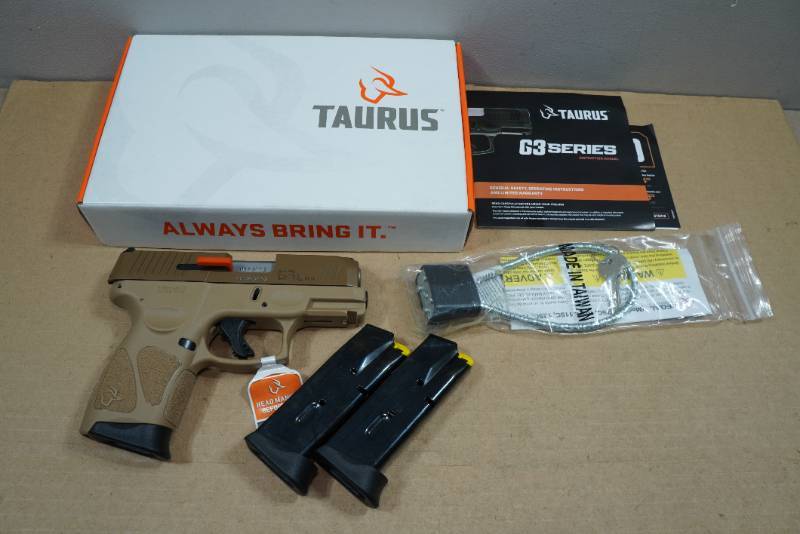 lot 5770 image: NEW Taurus G3C 9mm Semi-Auto Pistol - 3 Magazines